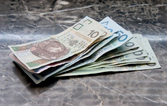 money-661584_1280