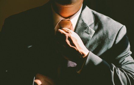 tie-690084_1280